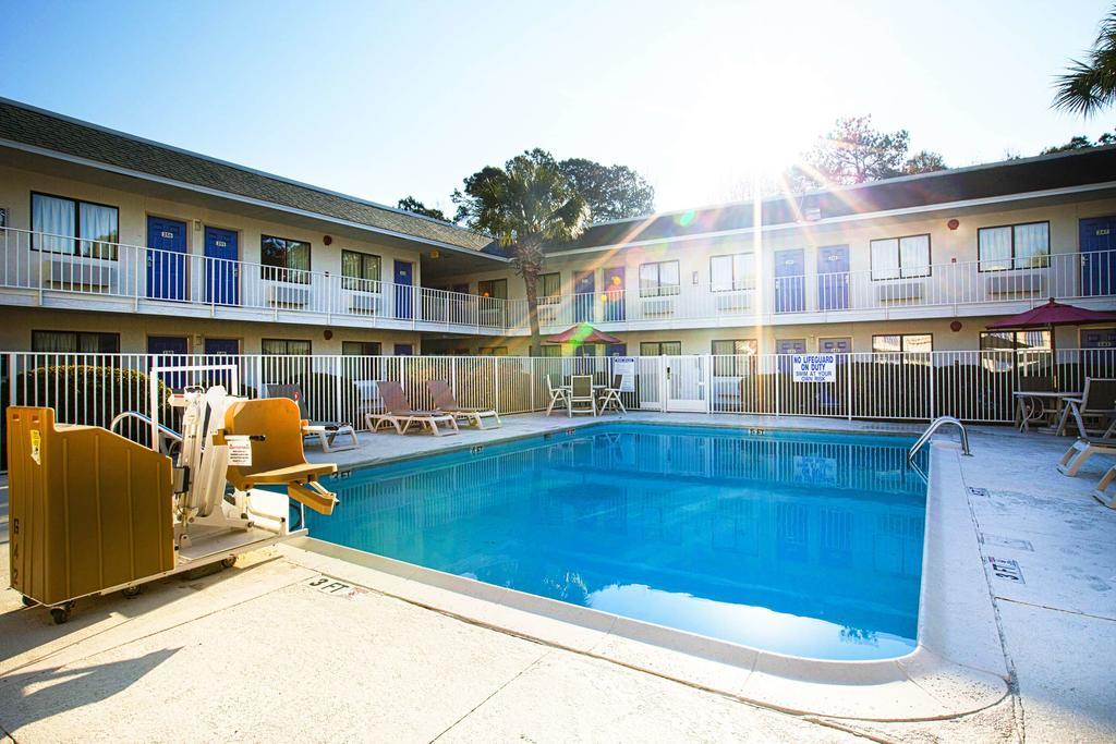 Hotel North Charleston Lodge 2*
